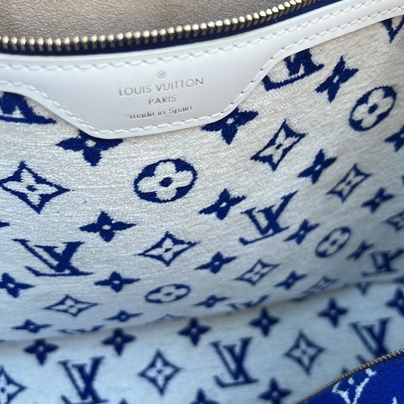 $125 ENTRY for this LTD BLUE VELVET  2022 LV  NEVERFULL Customer Appreciation - Picture 17 of 17